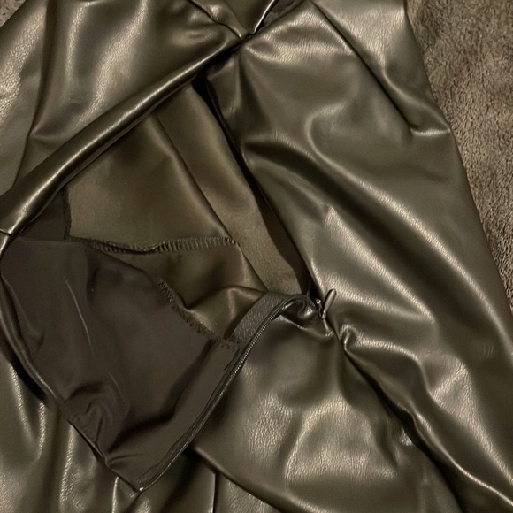 Fabletics Vegan Leather High Waisted Leggings🖤 - Picture 6 of 8